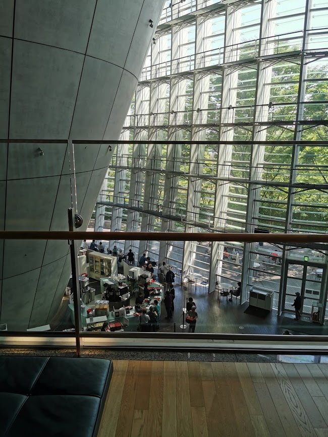 NEM BUNKER, NEM «PALÁCIO DE CRISTAL»: O MUSEU COMO LUGAR